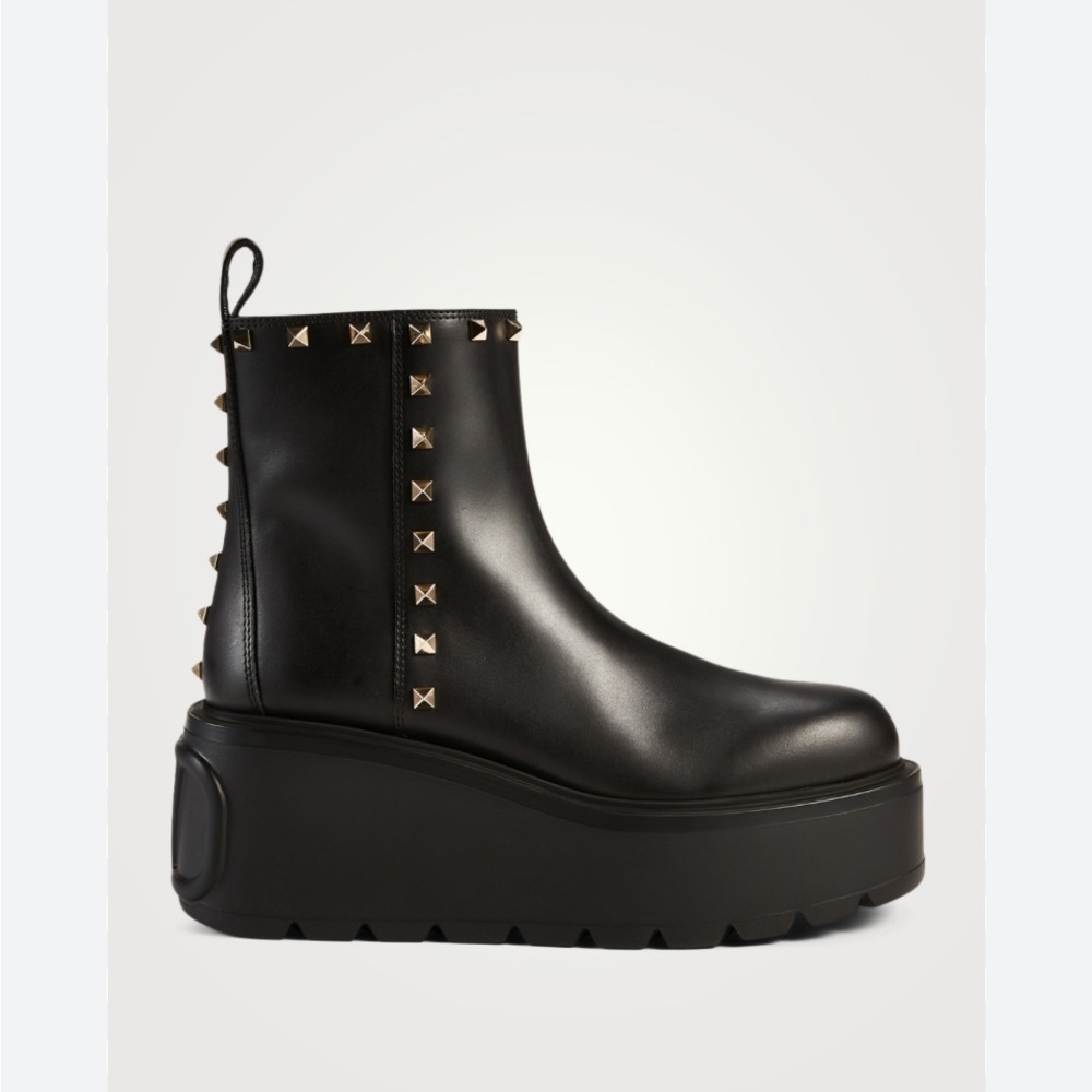 VALENTINO GARAVANI
Uniqueform Leather Wedge Platform Ankle Boots